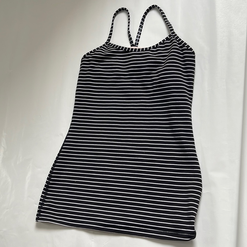 Lululemon power Y tank size 6